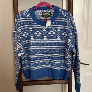American Eagle Outfitters Blue and White Geometric Sweater